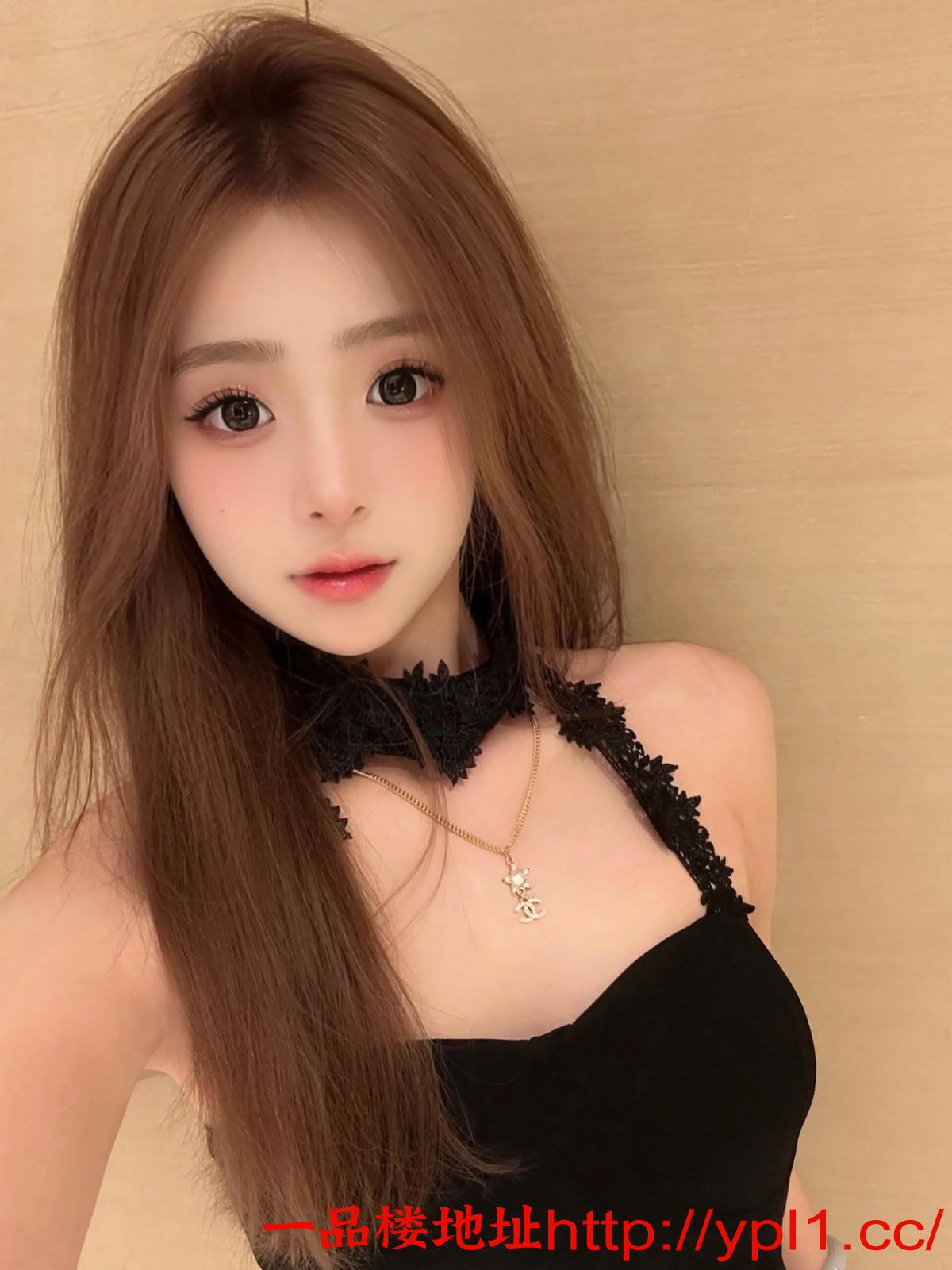 性感白皙嫩妹