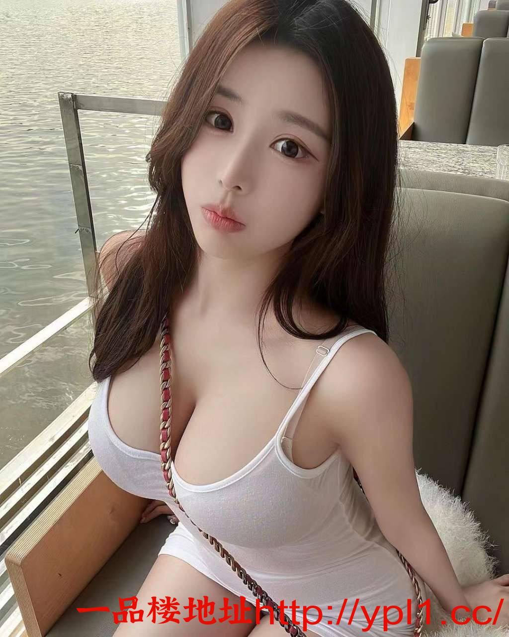 骚妹白嫩一碰就出水