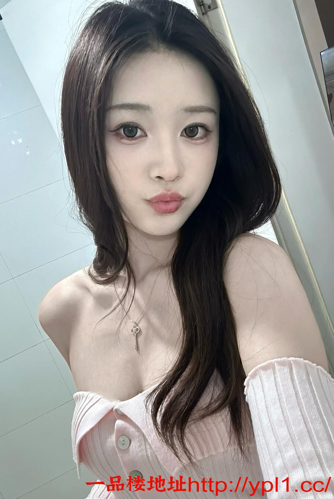 很有女友感的嫩妹