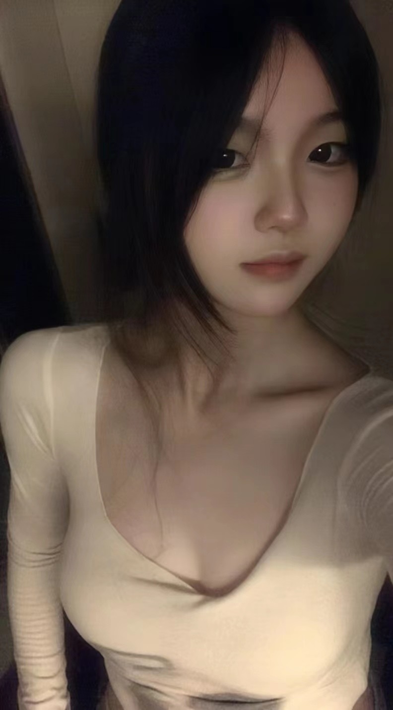 粉嫩逼紧小妹