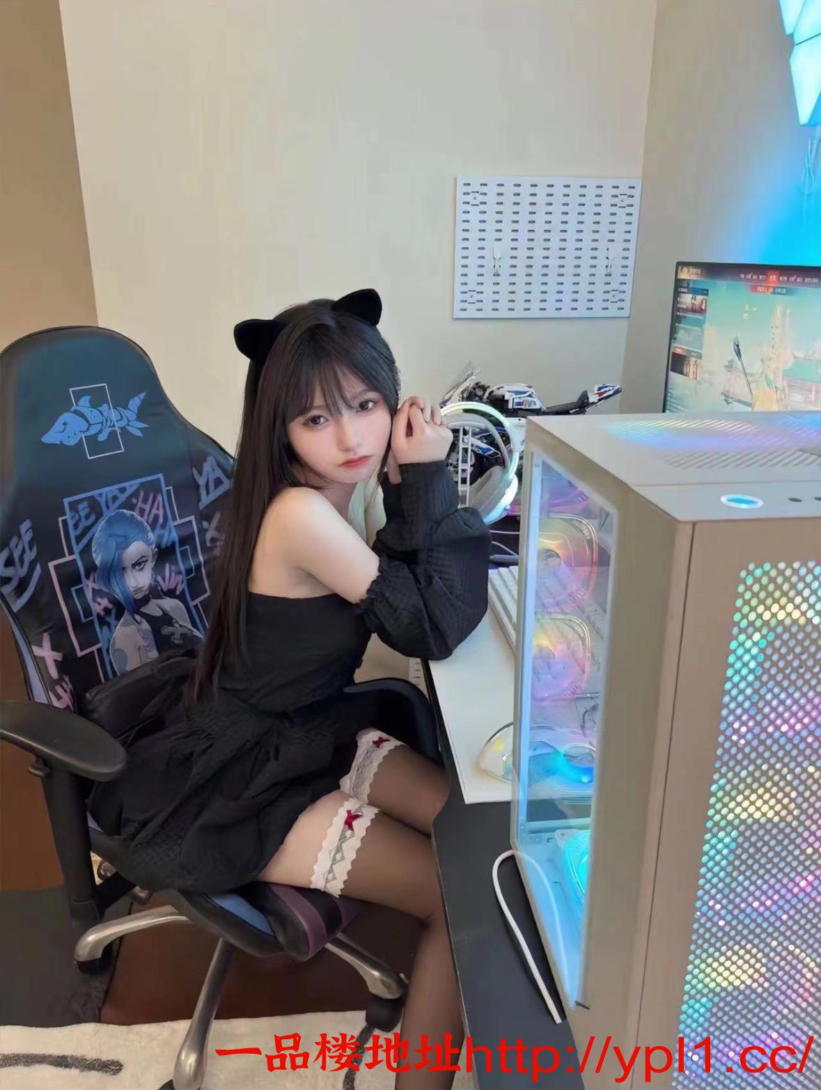 极品人间尤物粉嫩骚逼