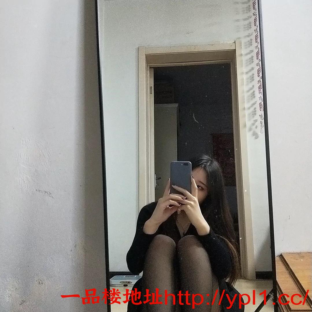 肤白貌美长腿气质老师