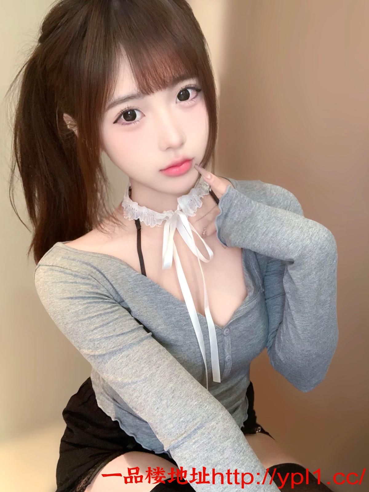 嫩妹兼职极品骚气大奶嫩逼紧会夹（可外出）