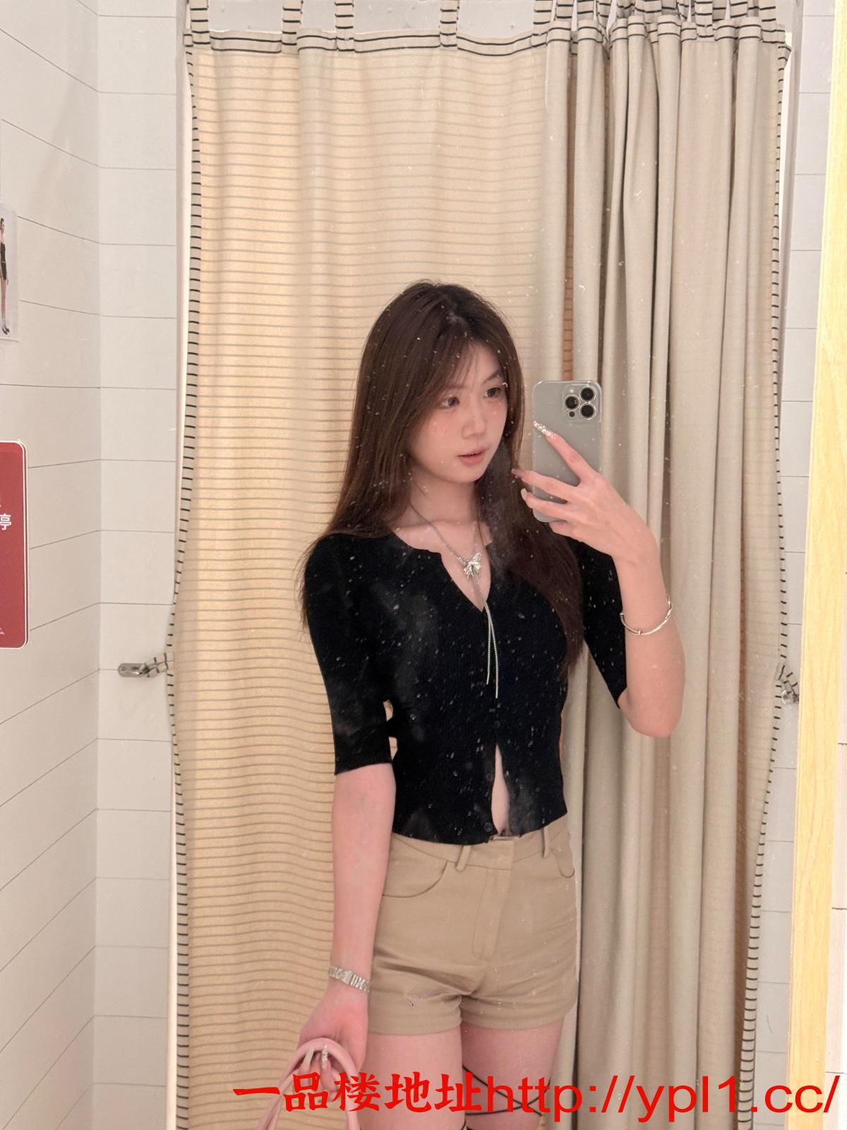 巨乳迷妹扇动你的情欲三点粉嫩