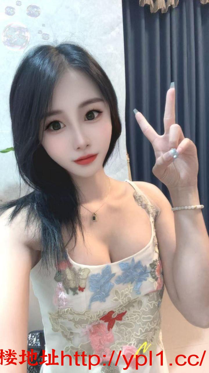 前凸后翘紧致多水妹