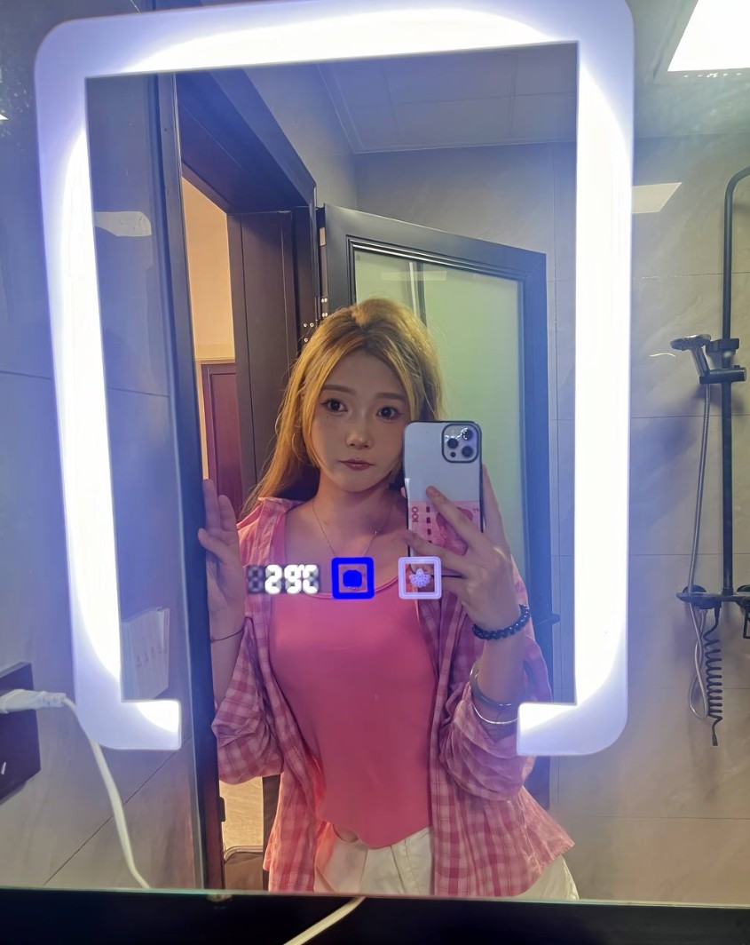 爆乳情趣小妹