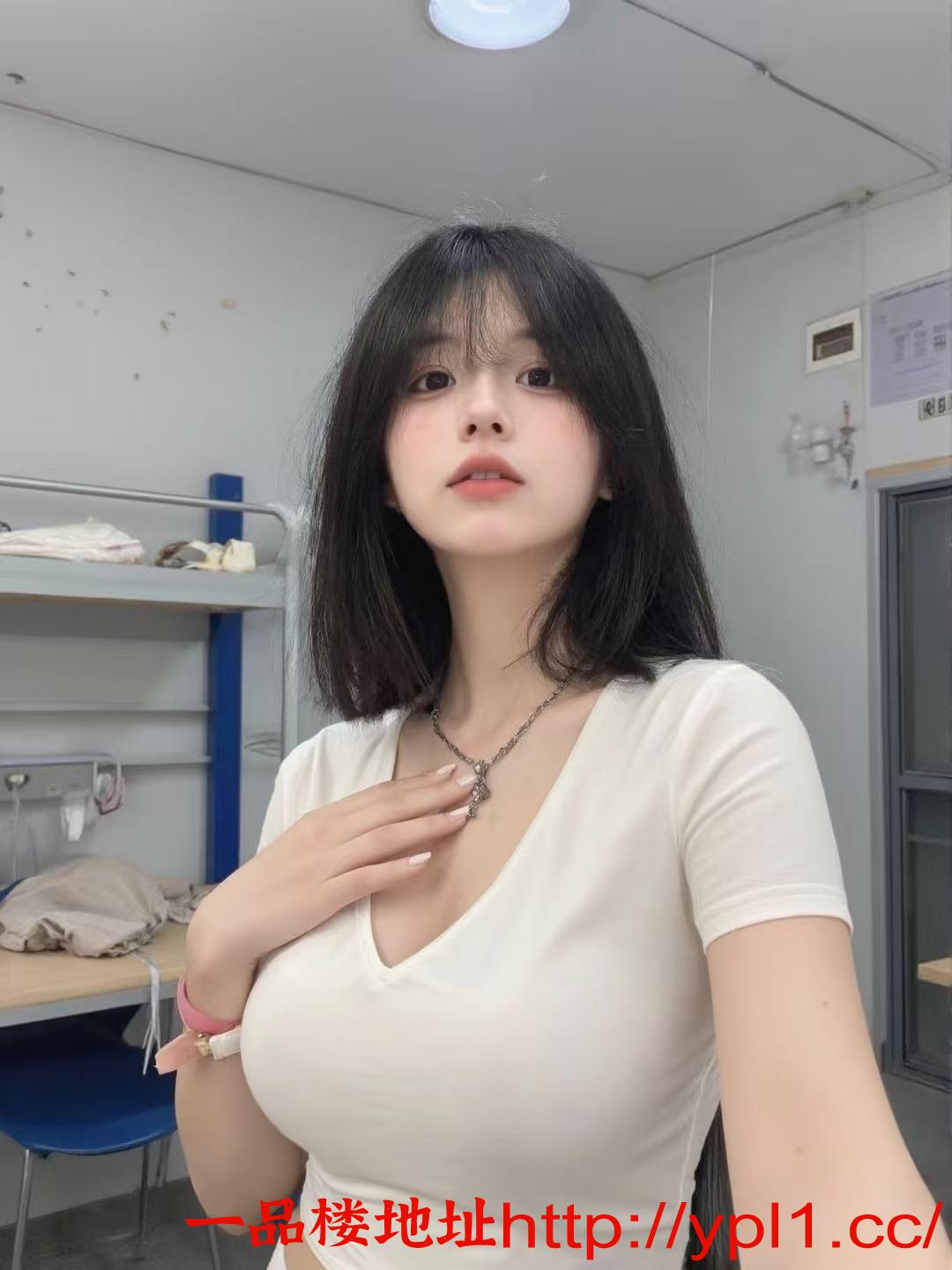 童颜巨乳肉腿功夫好的小姐姐