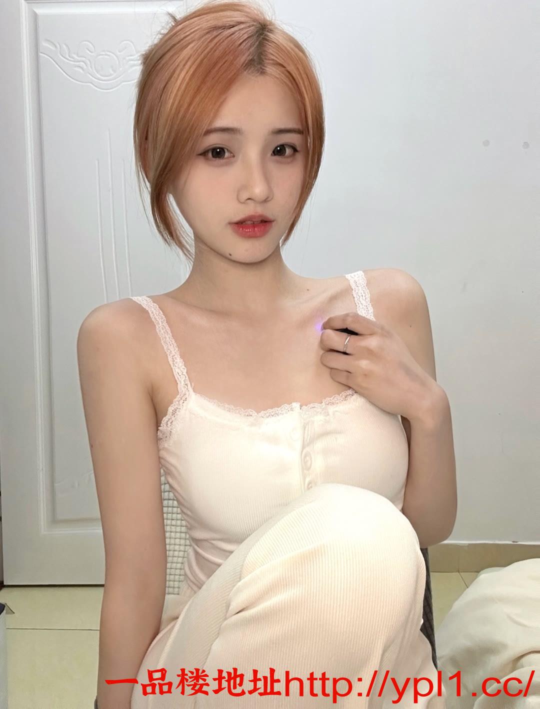 邂逅身材高挑前凸后翘粉嫩白虎小姐姐