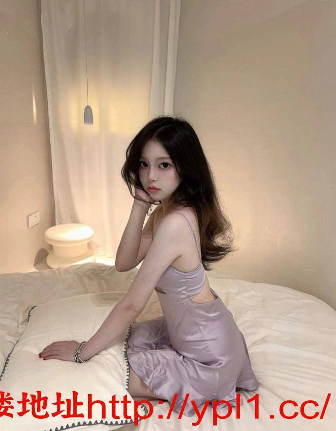 服务系性感大屁股妹子