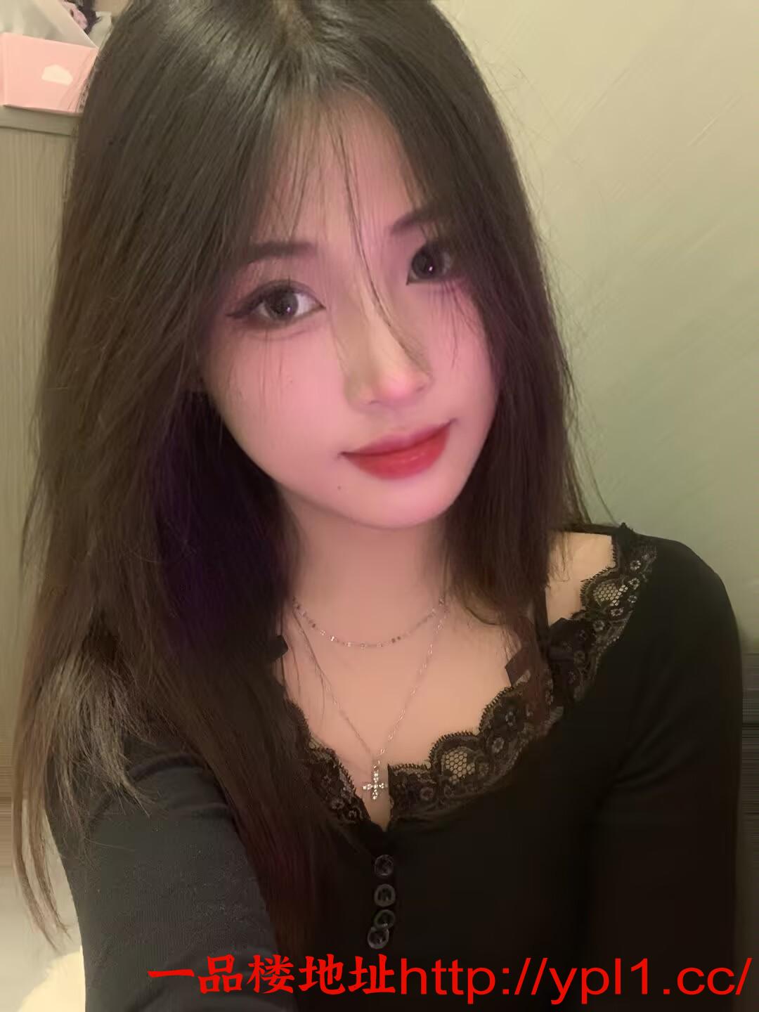 前凸后翘颜值高极品美女淫荡诱人