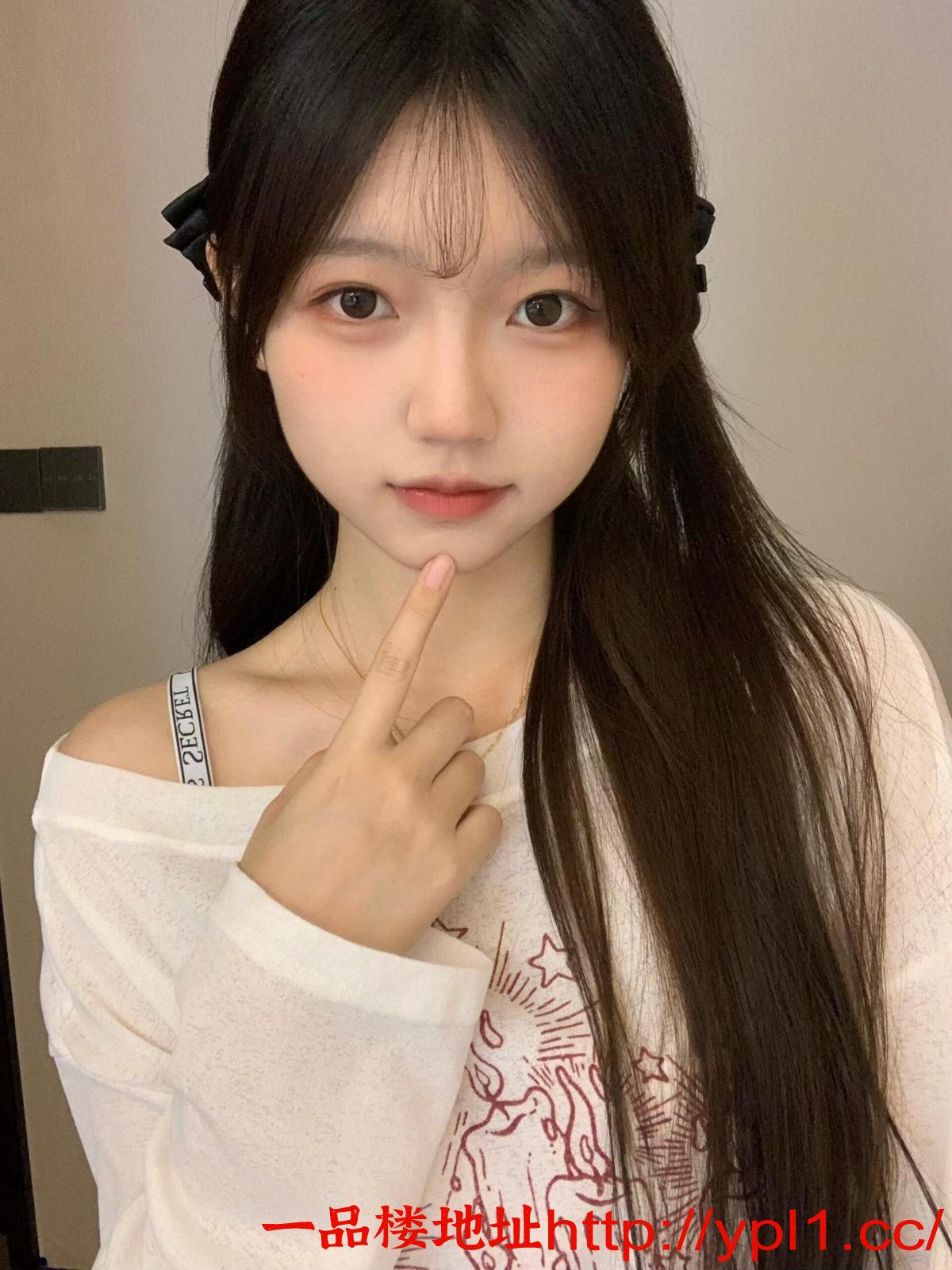 00后刚下海兼职美丽白嫩妹子