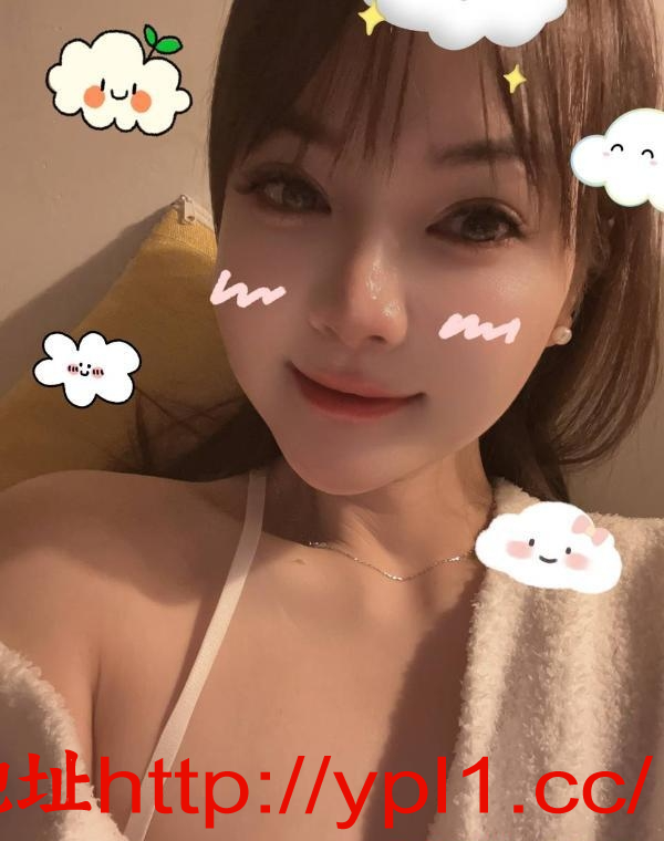 清纯极品粉嫩白虎女孩