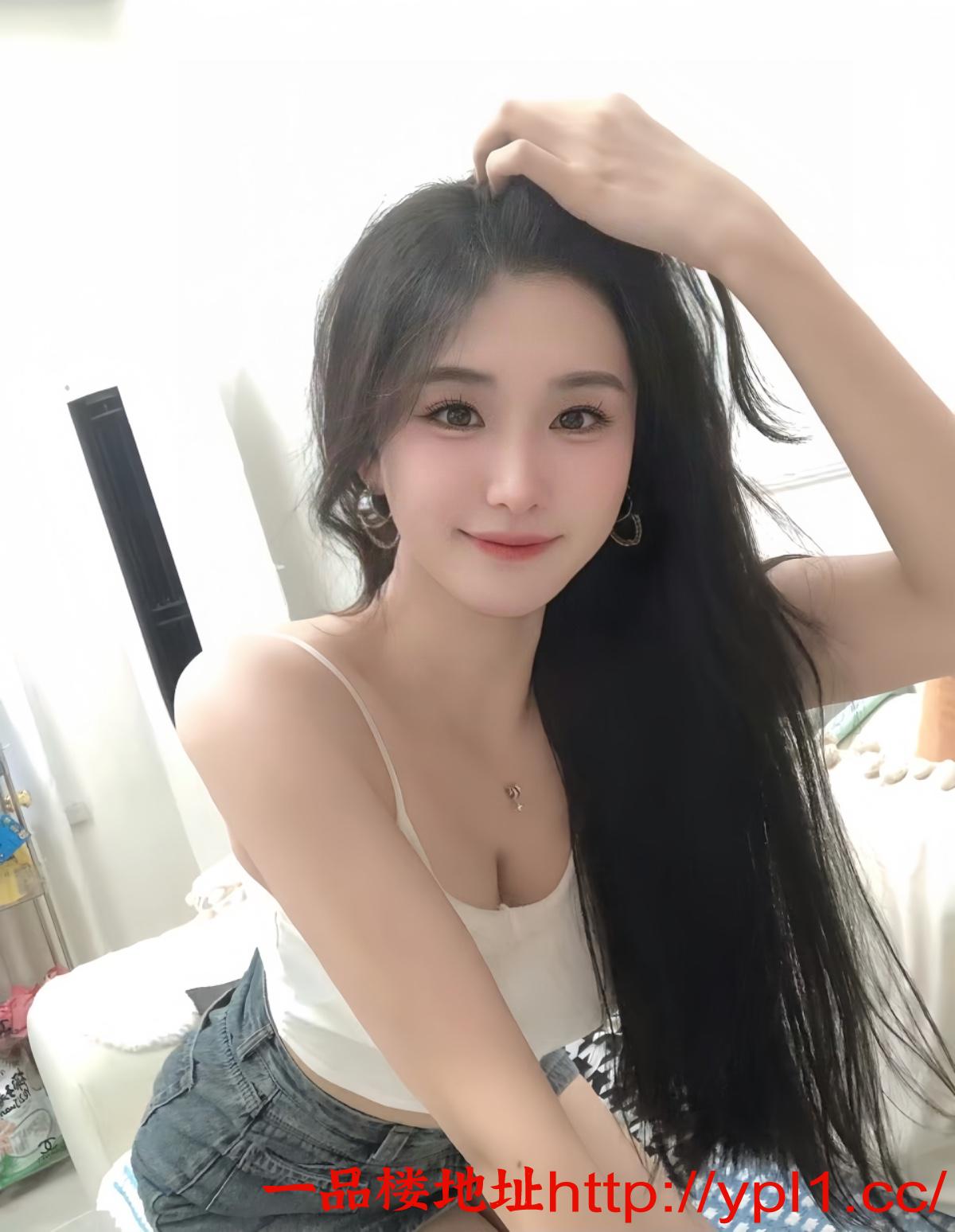 清纯妹妹偶尔兼职粉逼好多水