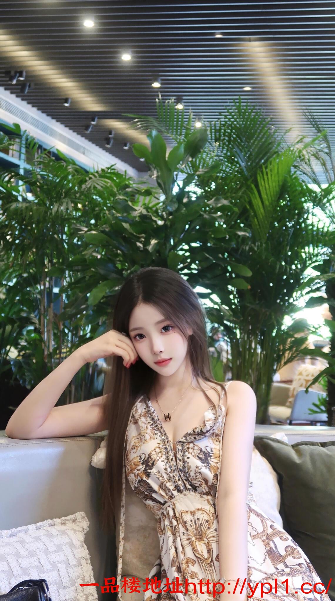 大乳妹天然粉比大长腿翘臂高山流水