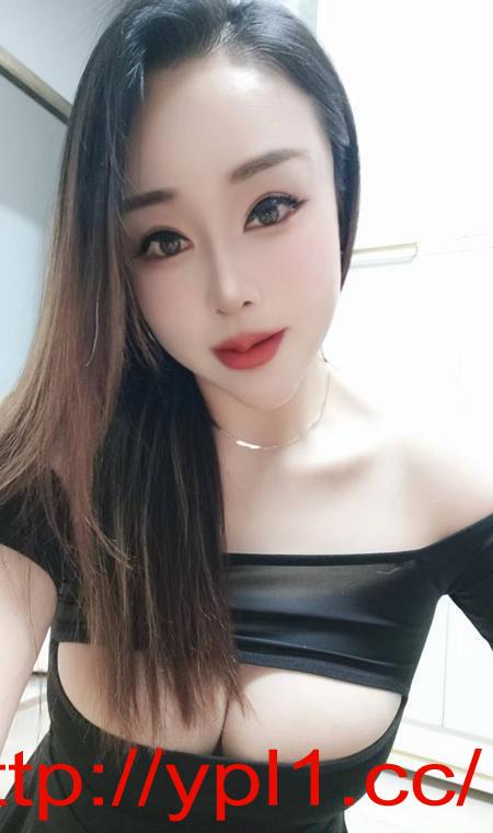 大胸翘臀妹子