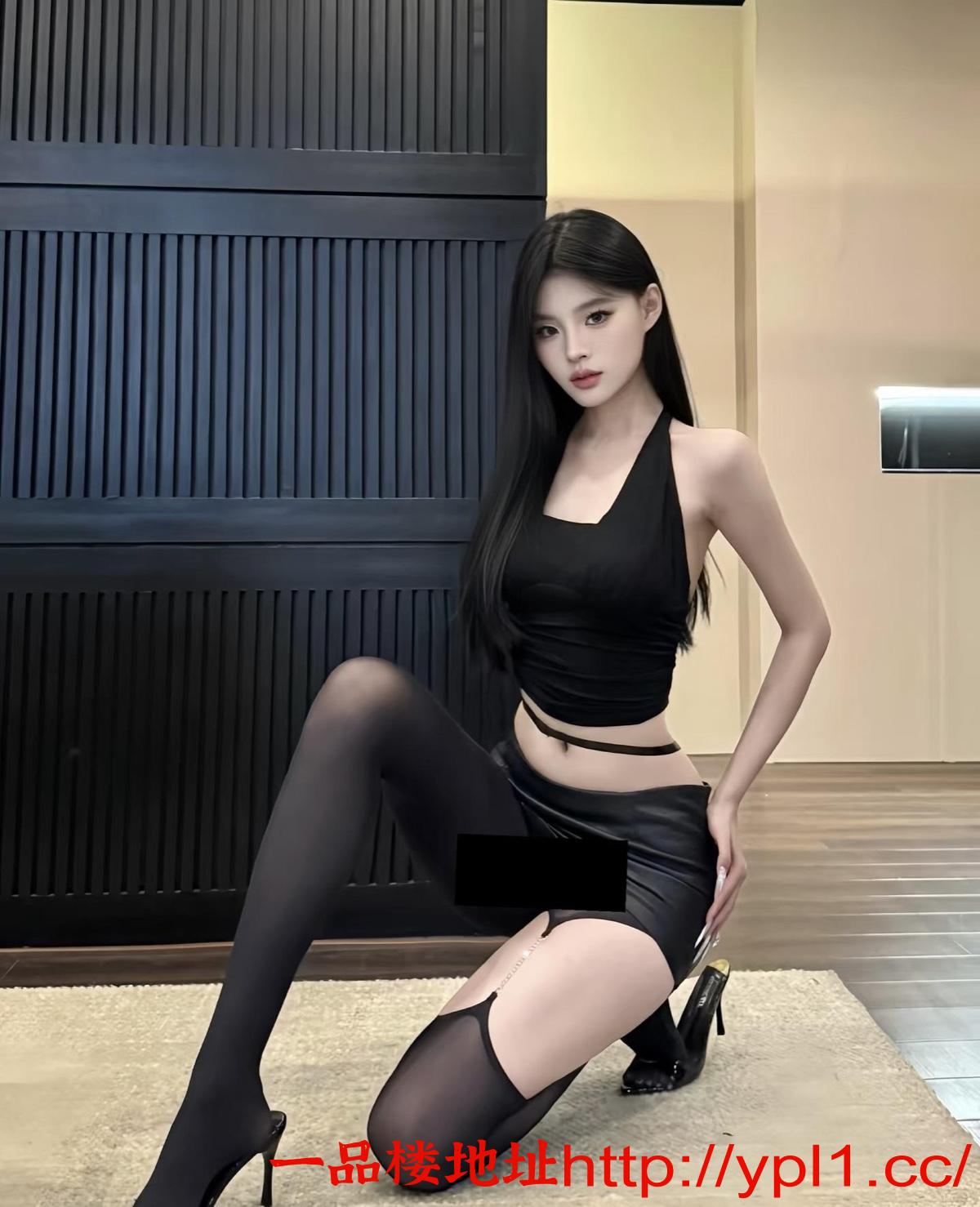 极品黑丝嫩妹会吸会舔