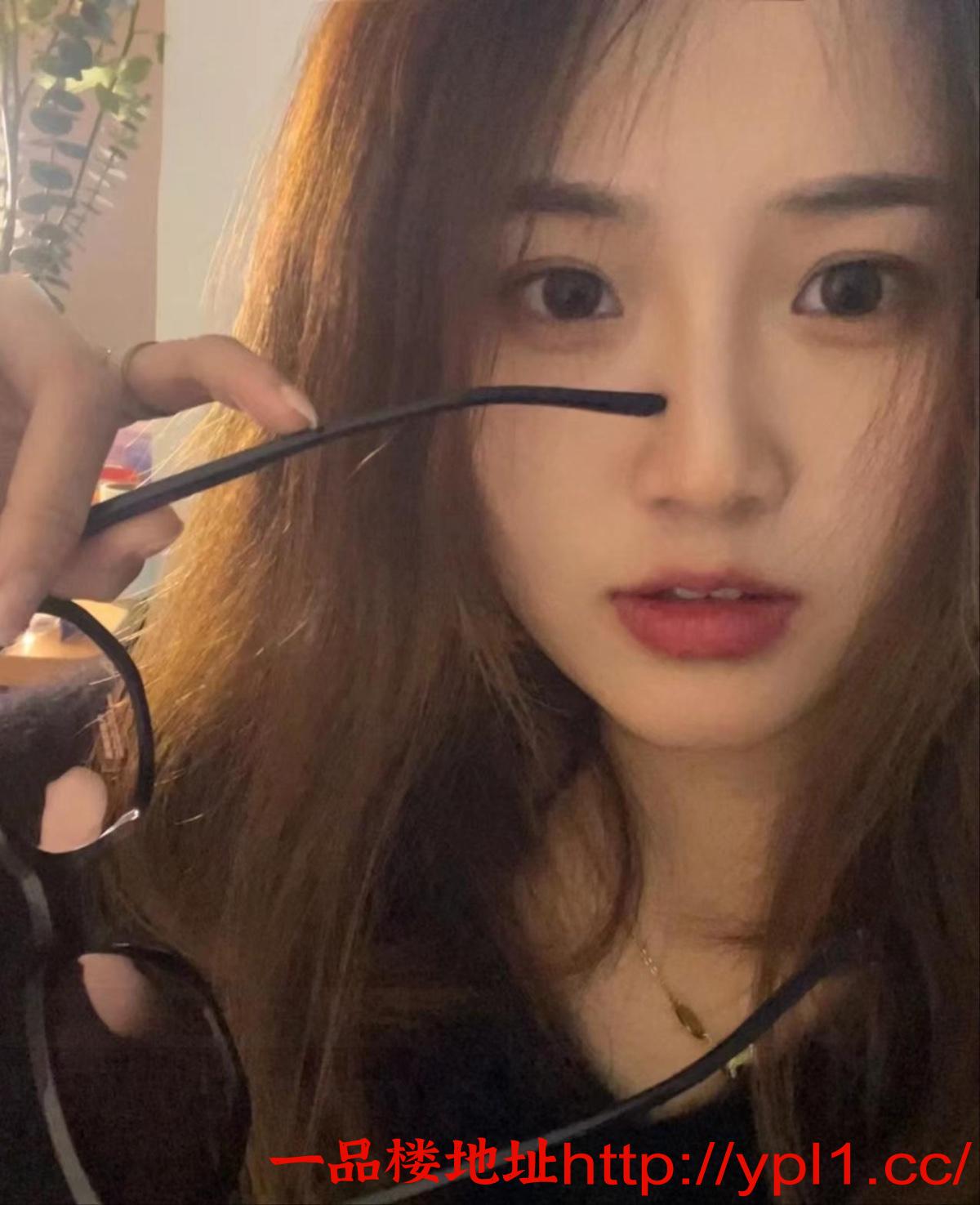 做大活的妹子圆圆水多下面紧