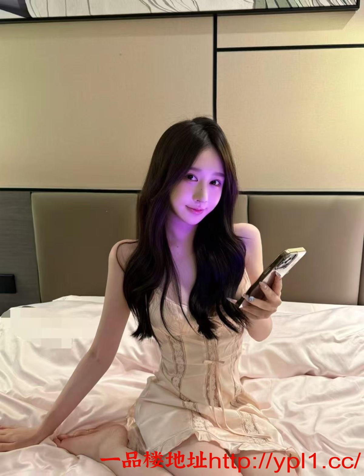 多翘臀嫩妹玩得开