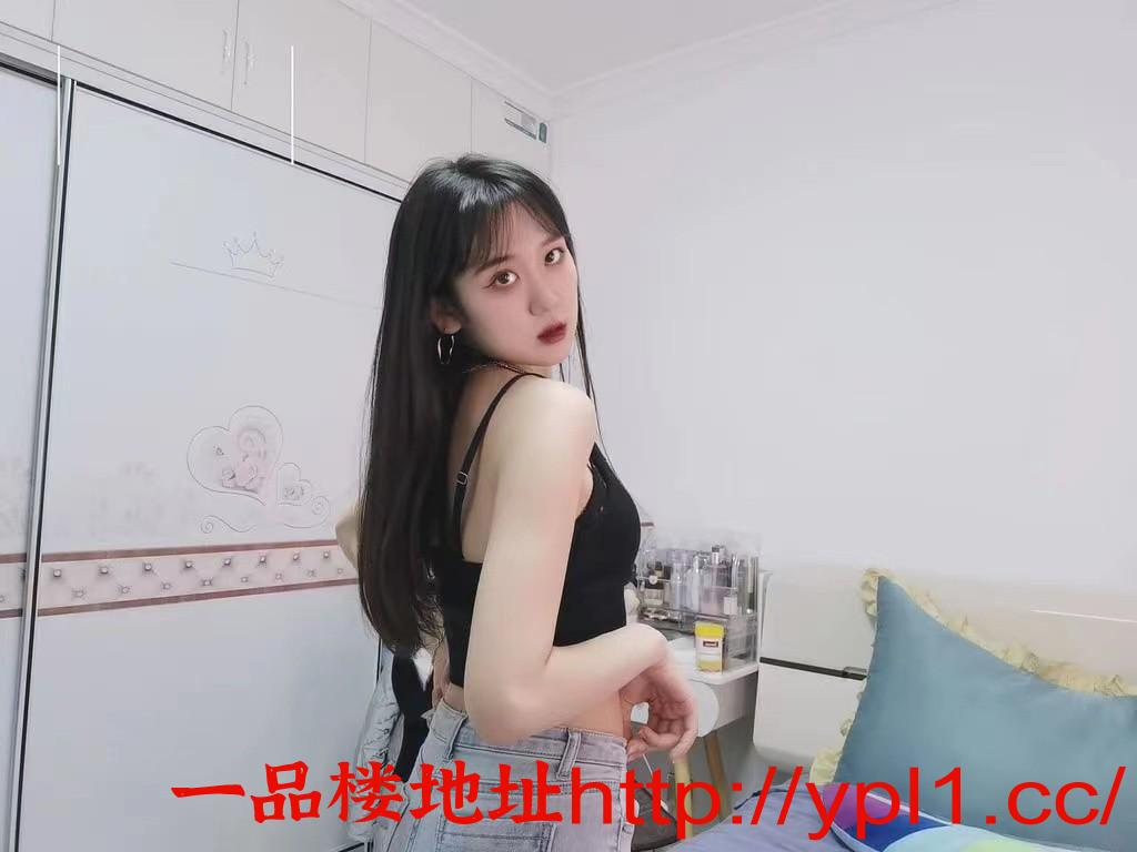 粉嫩多汁学生妹