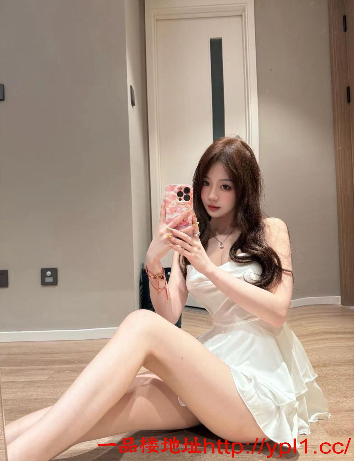 初次体验瑜伽身材s蜜桃臀