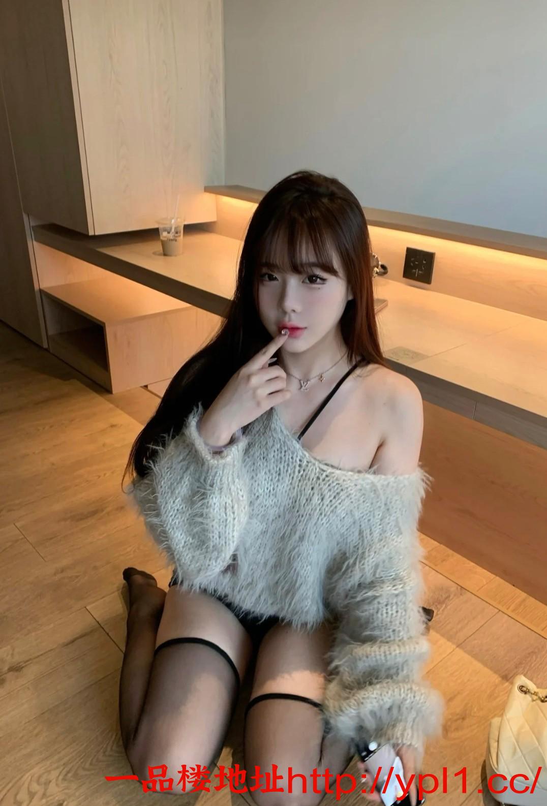 清纯小妹，粉嫩多汁蝴蝶逼。