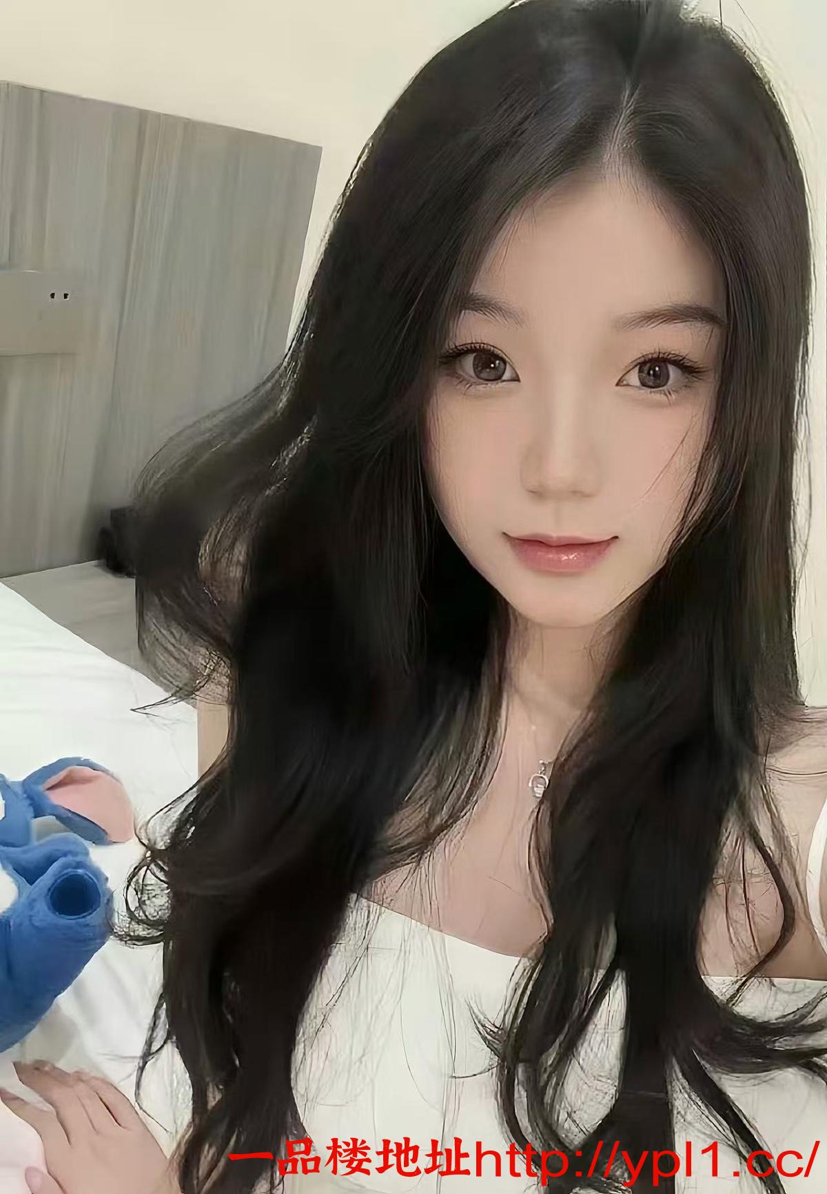 喜欢被口撸的小美女