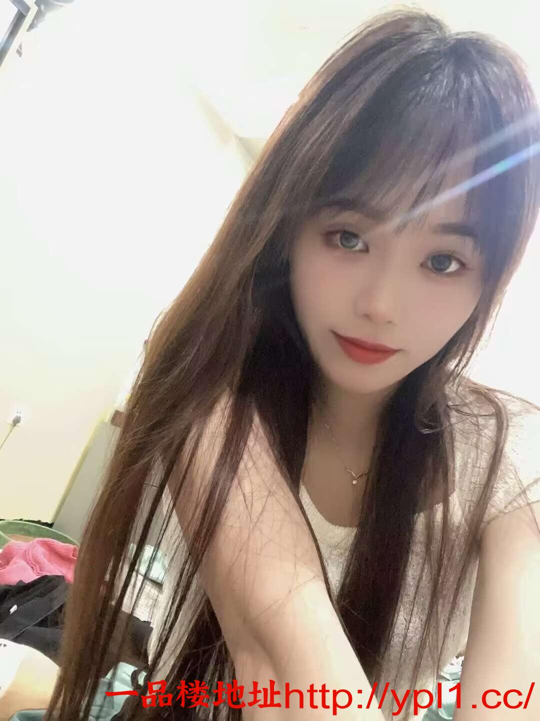 极品身材前凸后翘听话，长舌吻小妹妹高手，逼紧水多粉嫩