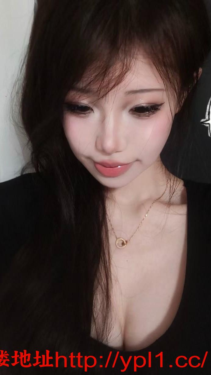 兼职嫩妹口活好穴紧水多服务细致