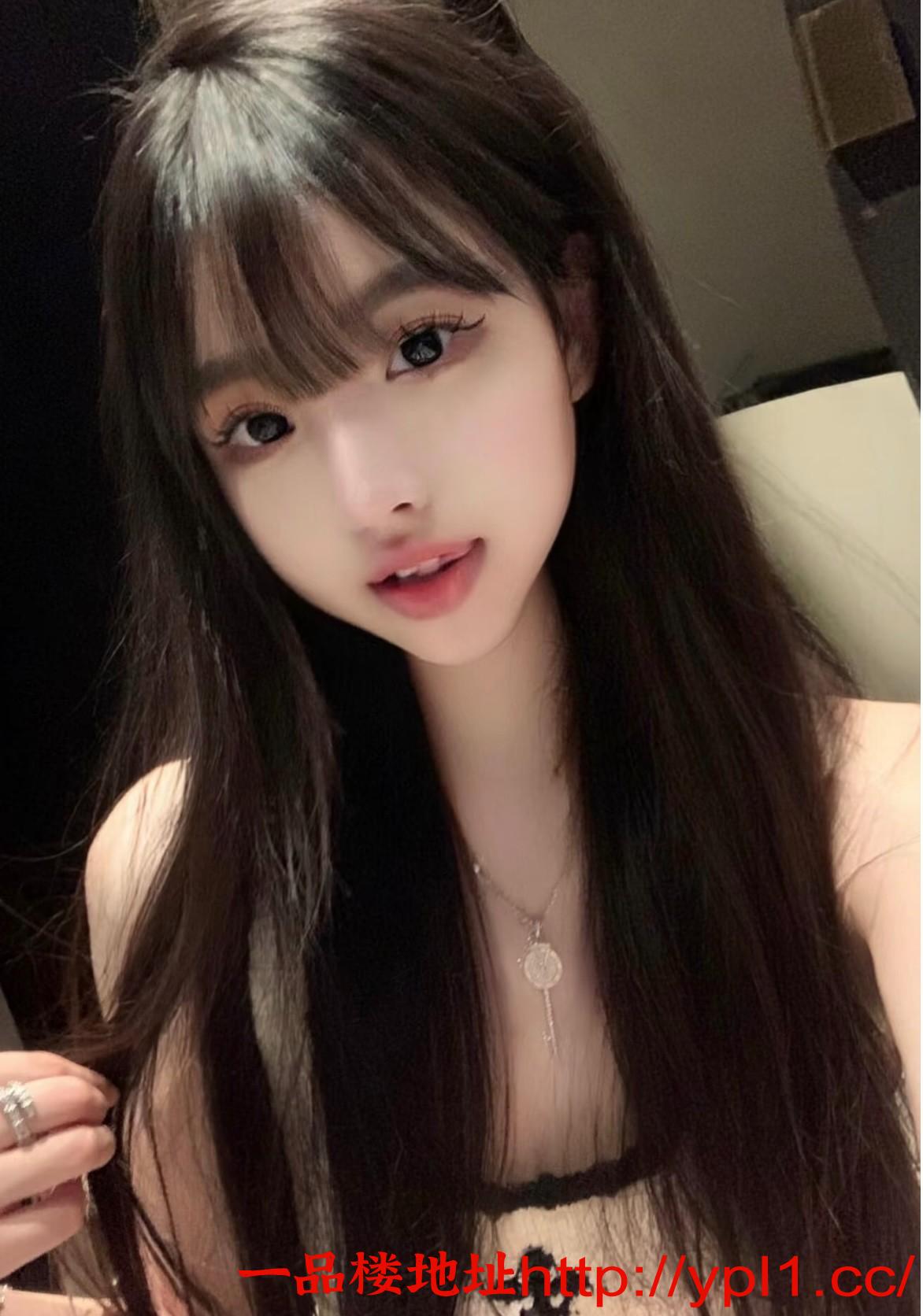 粉嫩黑丝骚货校花，会潮喷的学妹