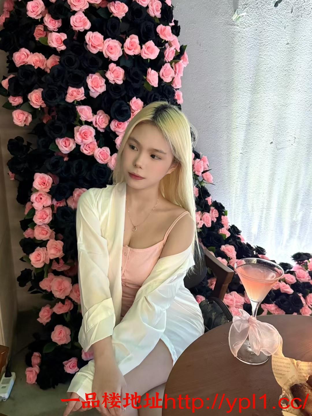 高颜值粉嫩逼紧水多兼职