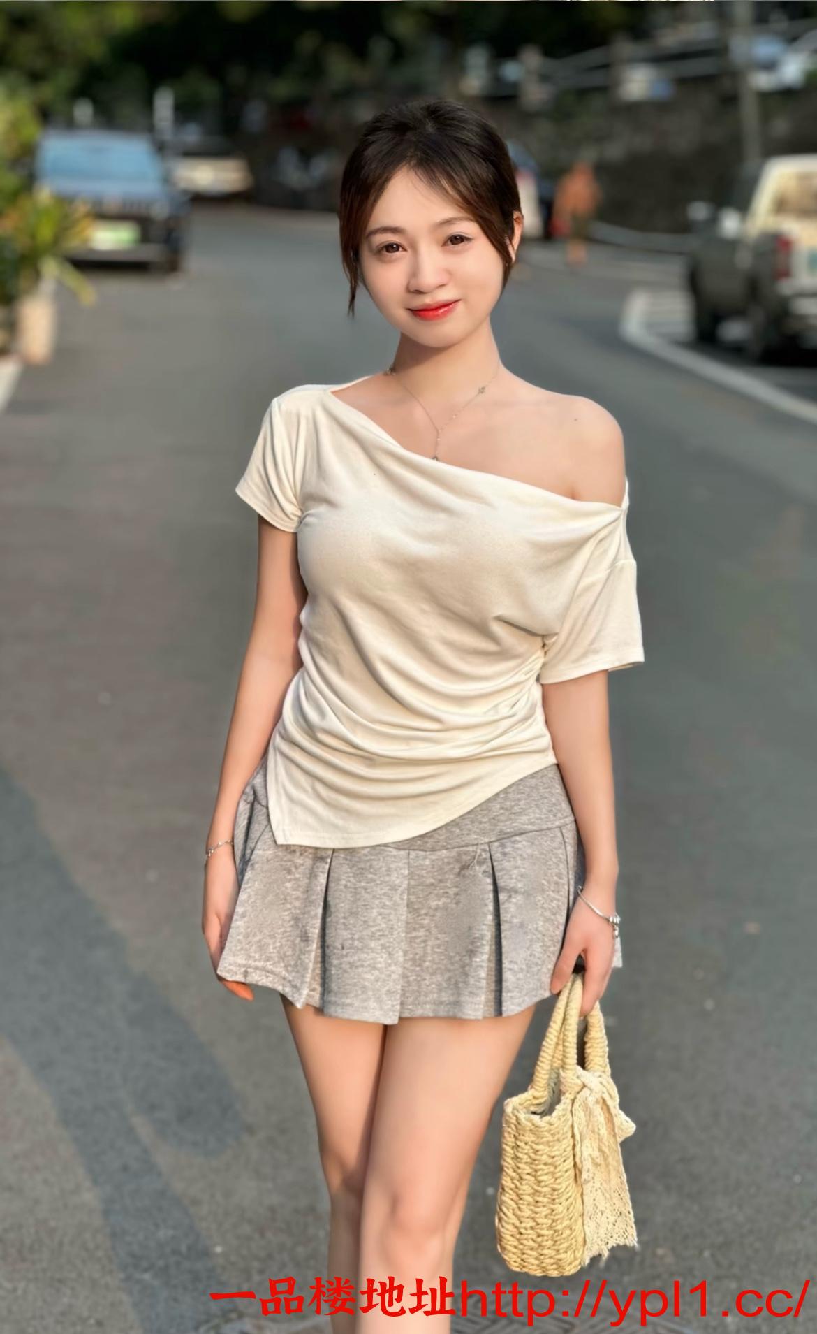 兼职丰满御姐前凸后翘可颜射易高潮