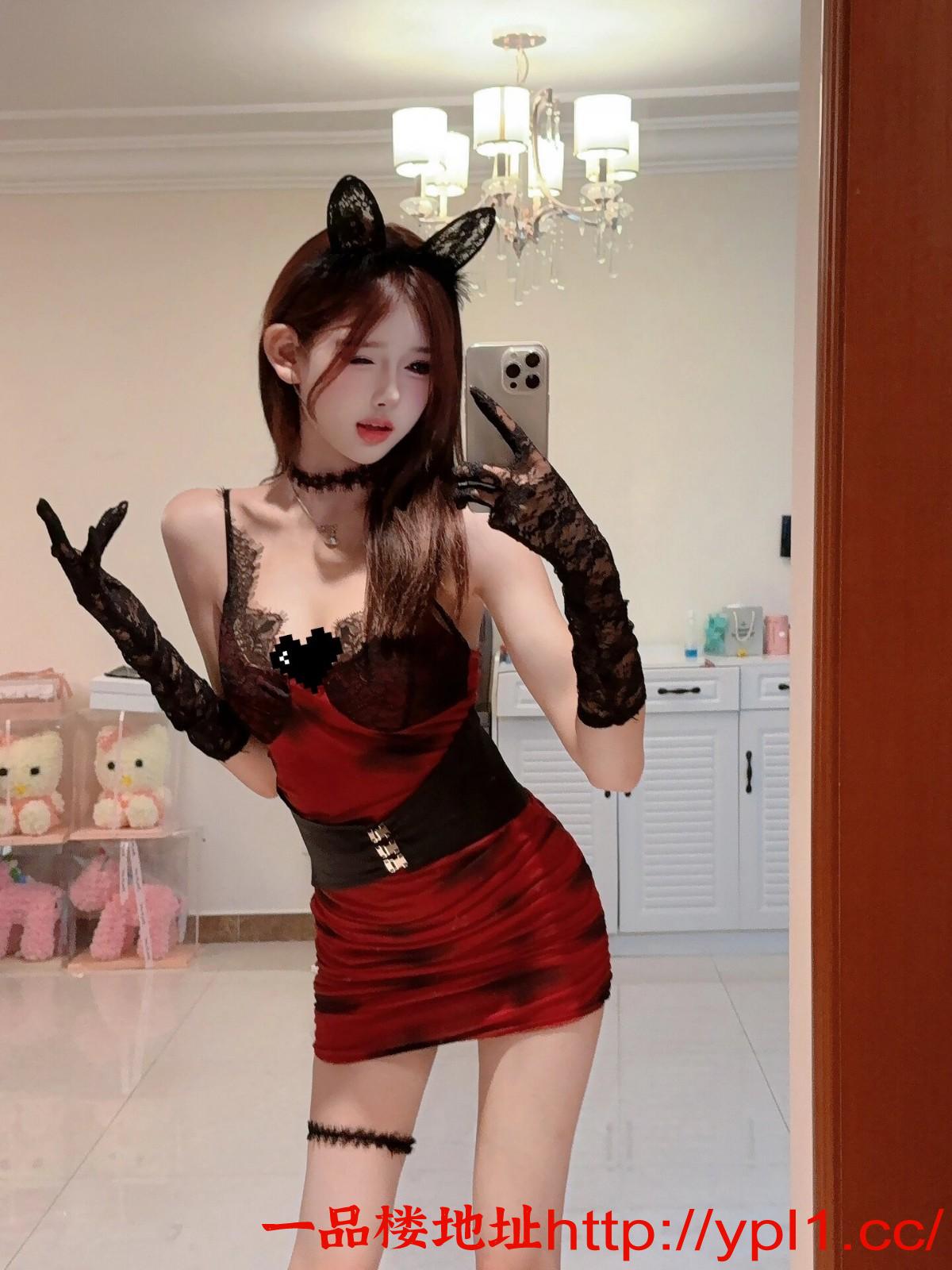 哈西情趣制服诱惑小骚逼姿势多，三点粉嫩多汁，调教成熟极品宠物，风骚