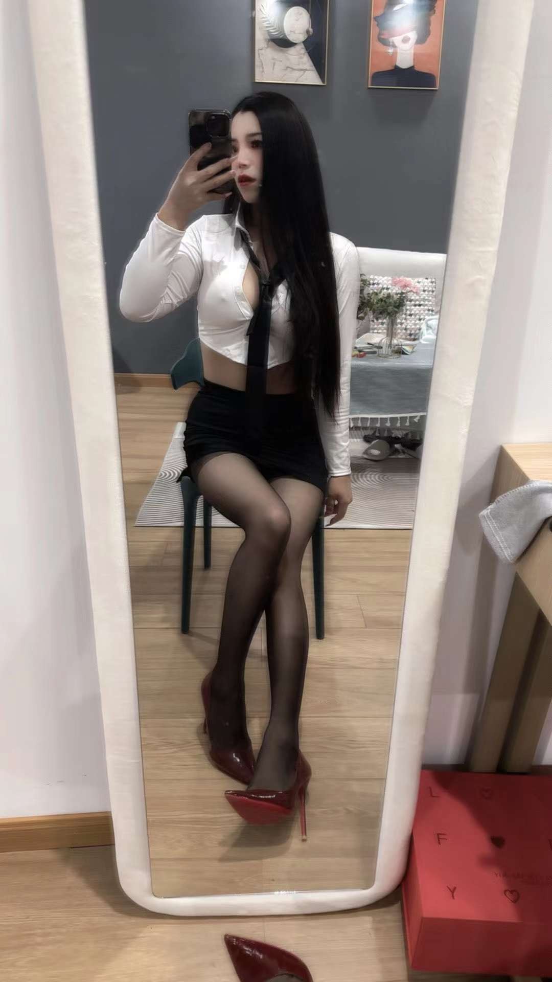 大奶嫩妹兼职