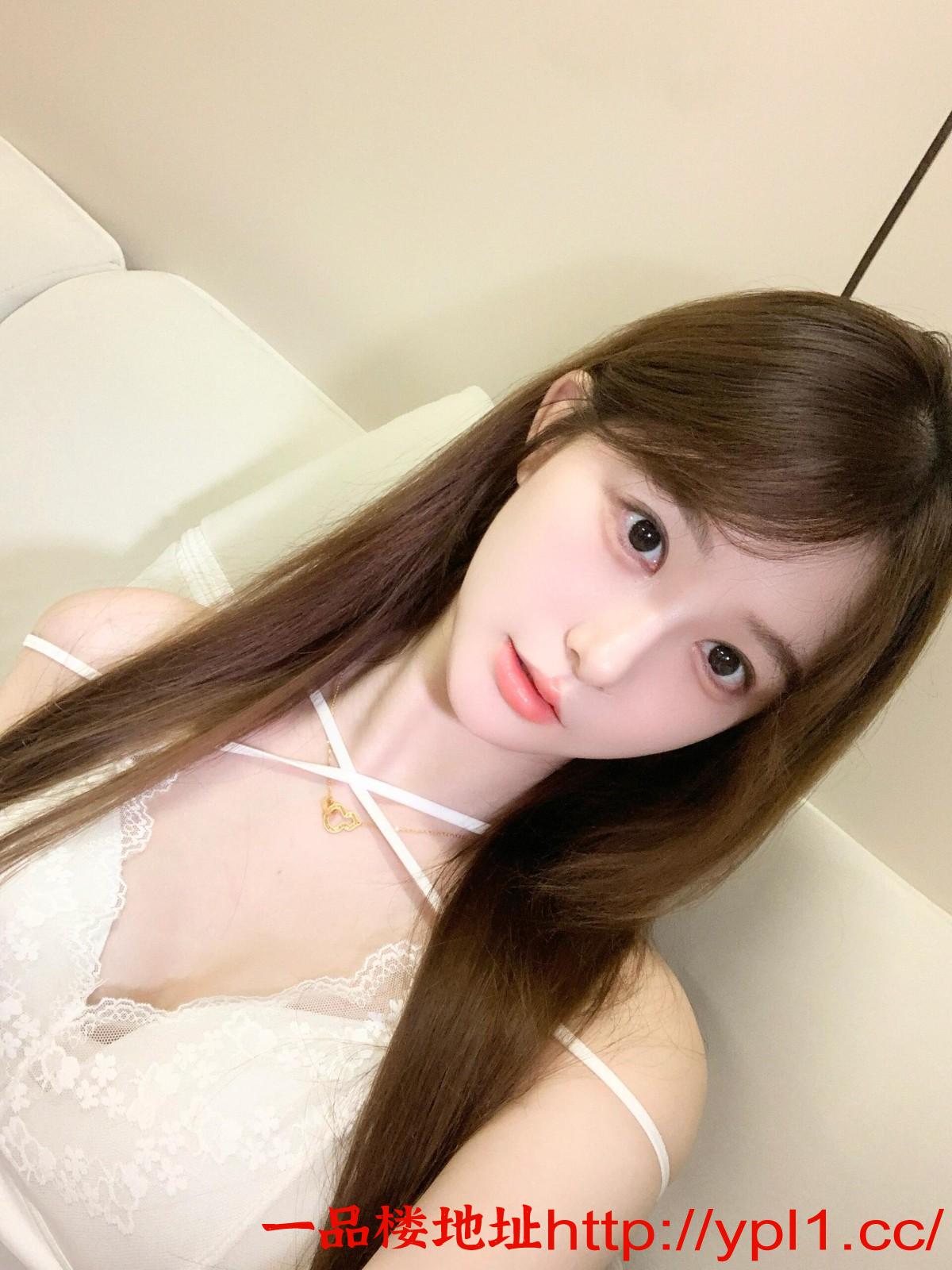 02粉嫩妹子