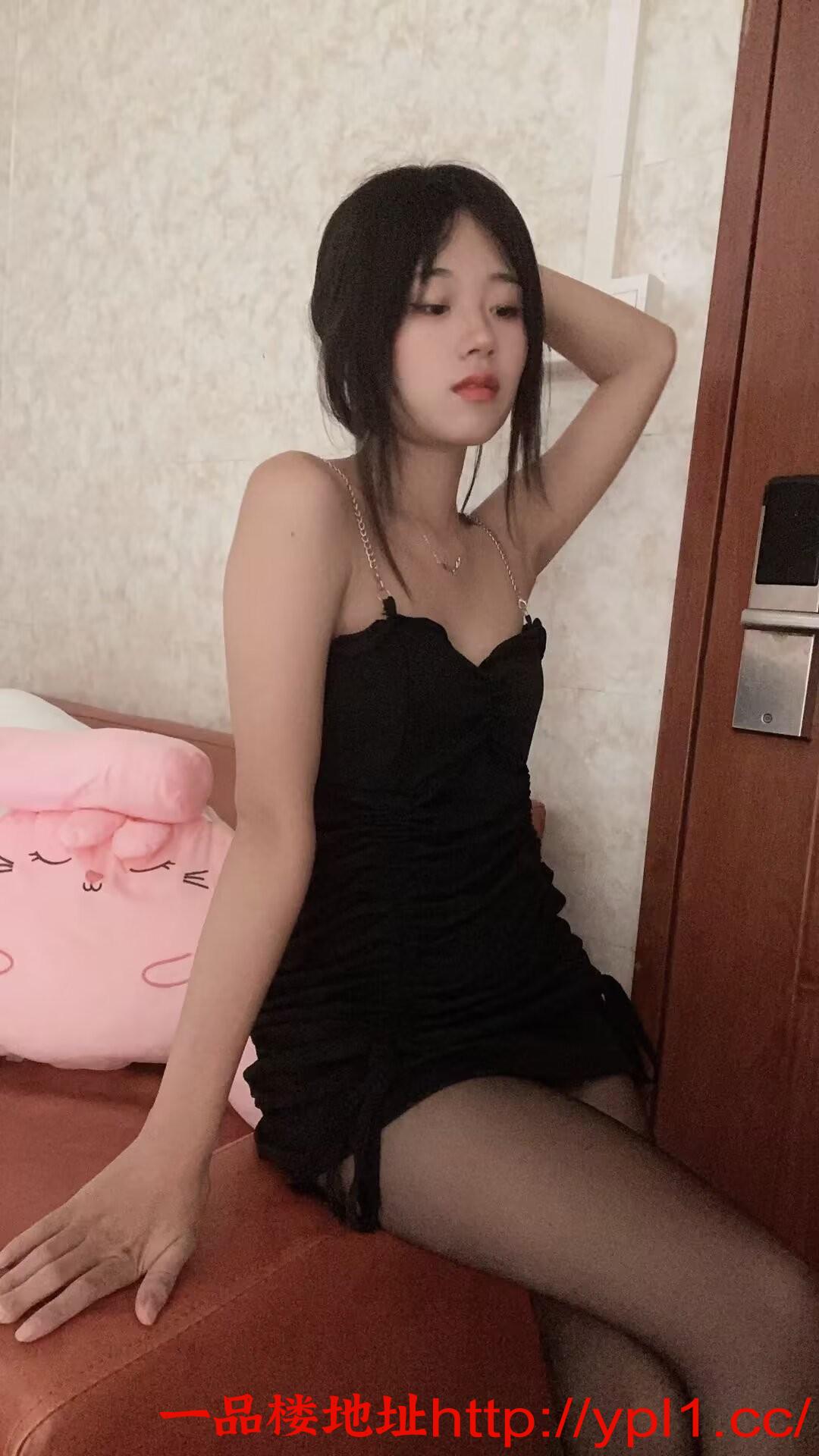 刚出道不久性感兼职极品小骚货