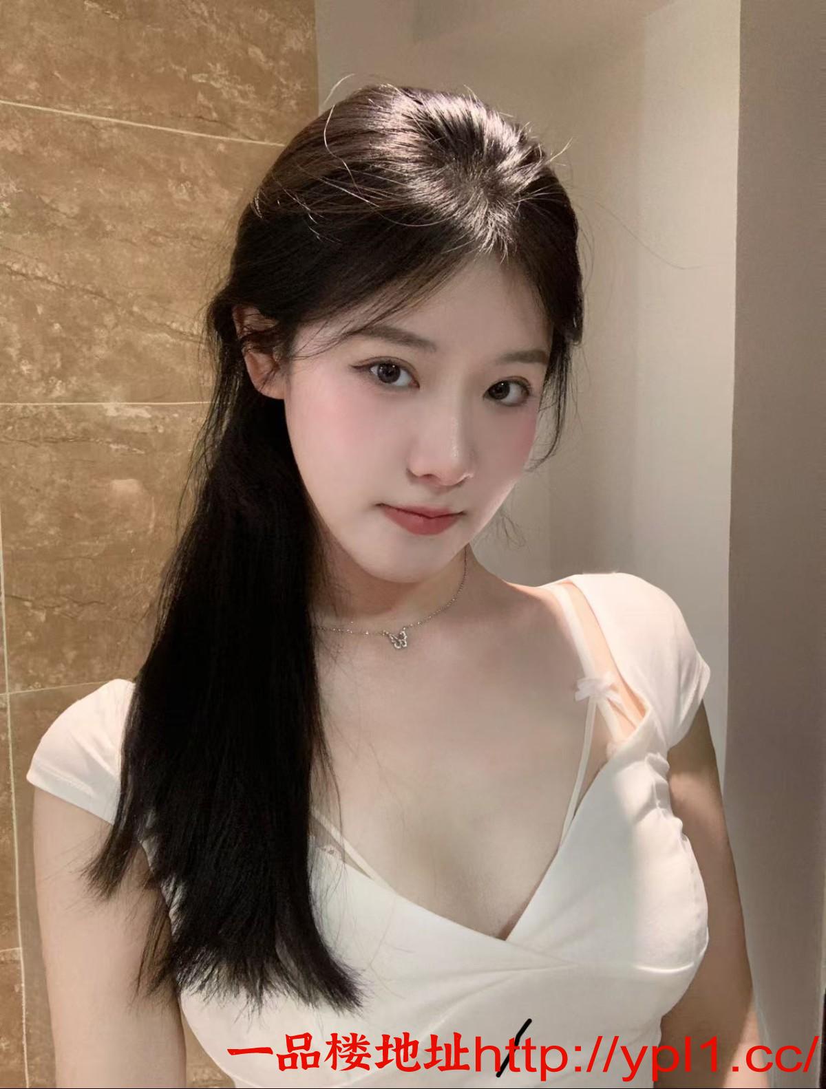 极品身材性感奶大小姐姐