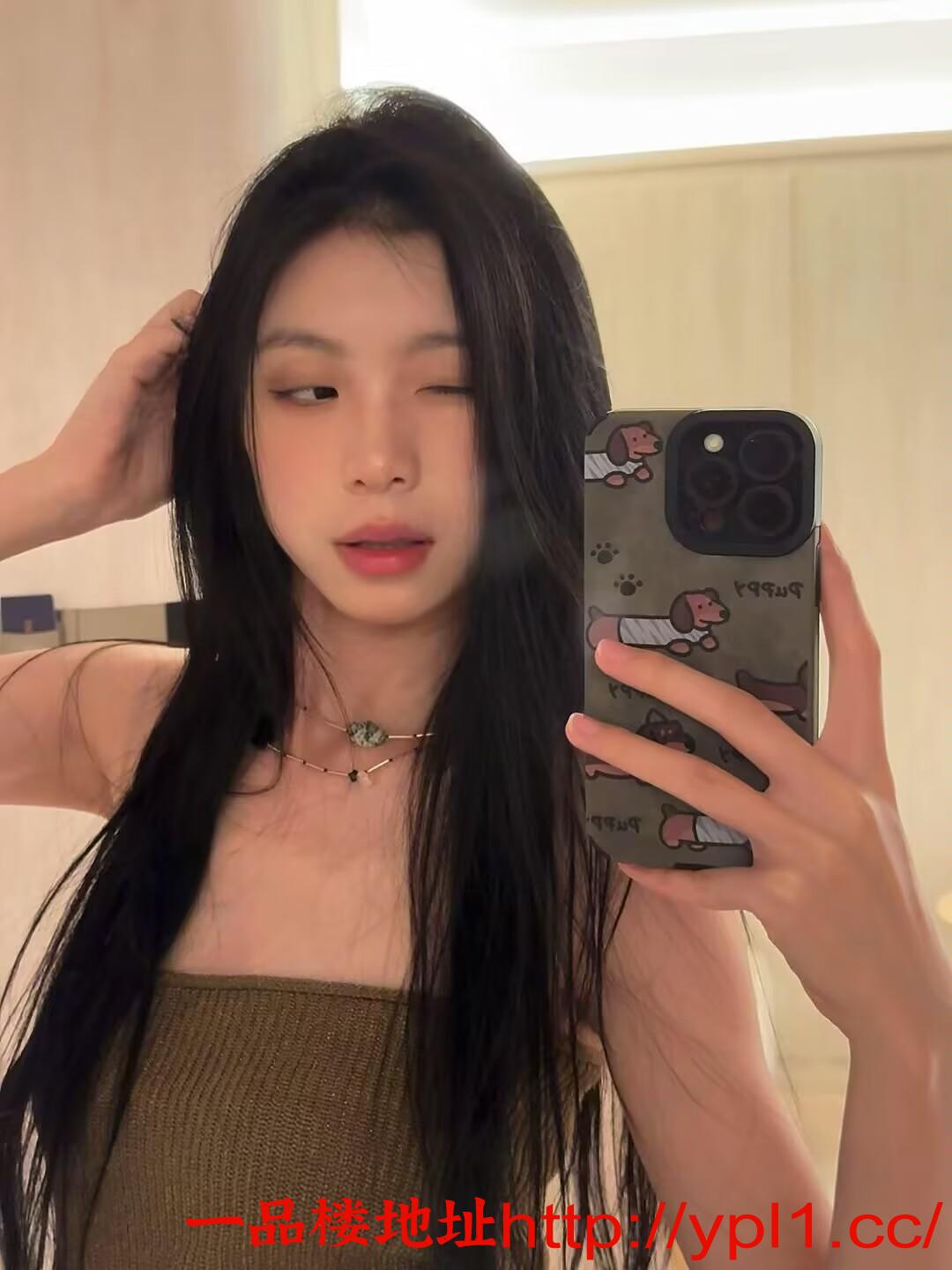 骚逼多水粉嫩小姐姐