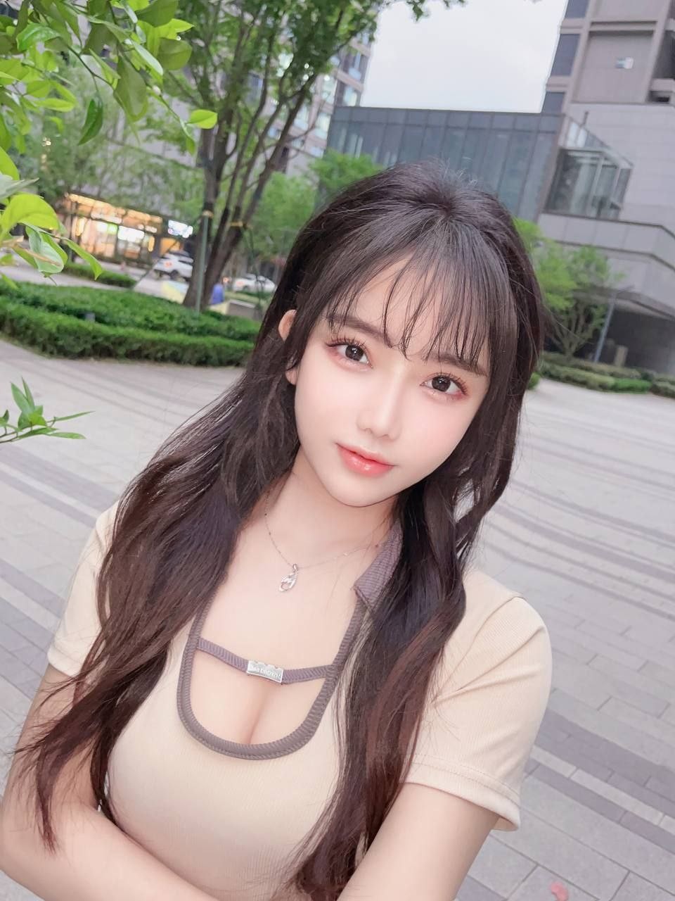 性感大胸妹子