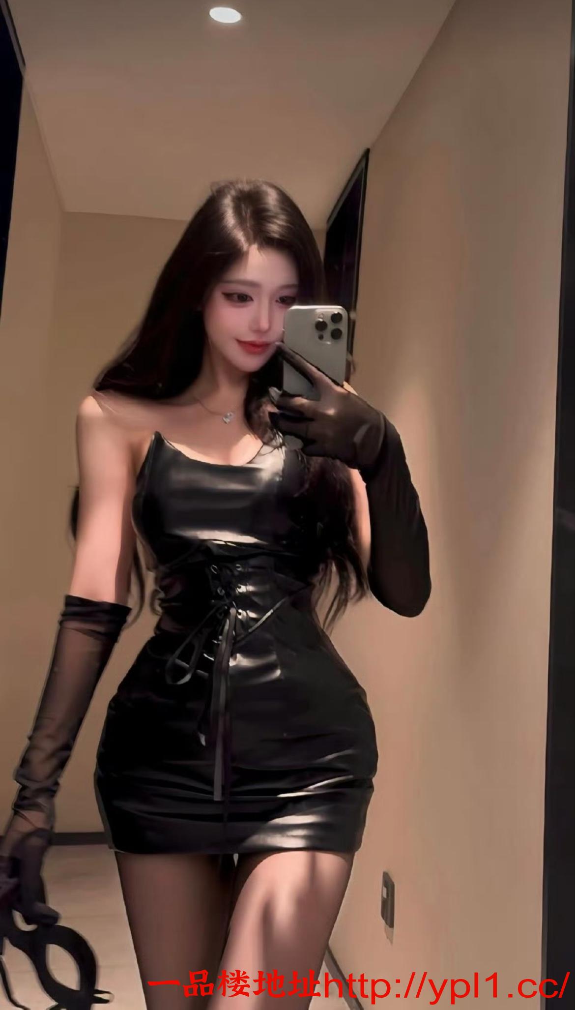 微胖绝美身材的白嫩美少妇