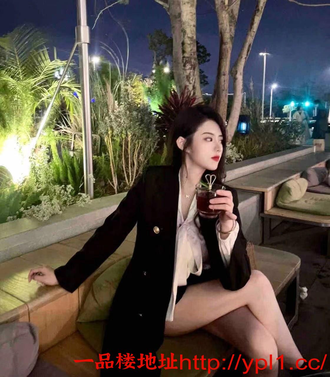 风骚肥臀妹子
