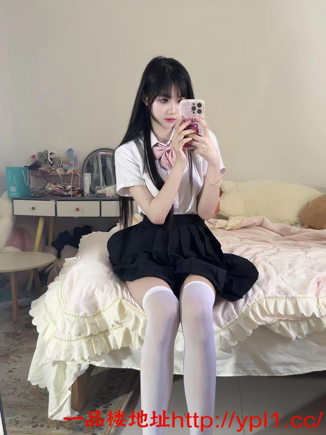 甜美小妹魔鬼身材超性感兼职