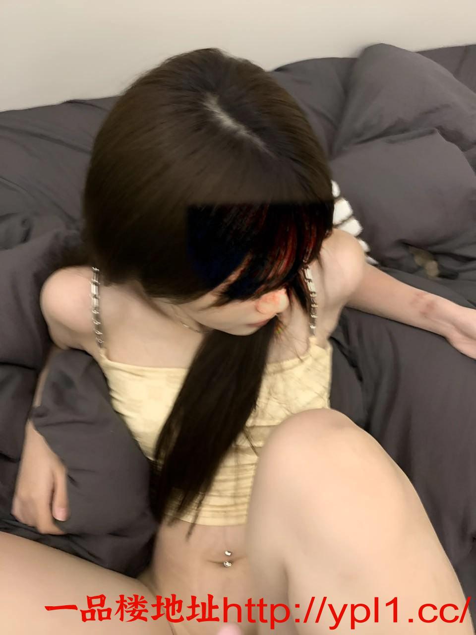 多水粉嫩鲍鱼私密接待小迷妹