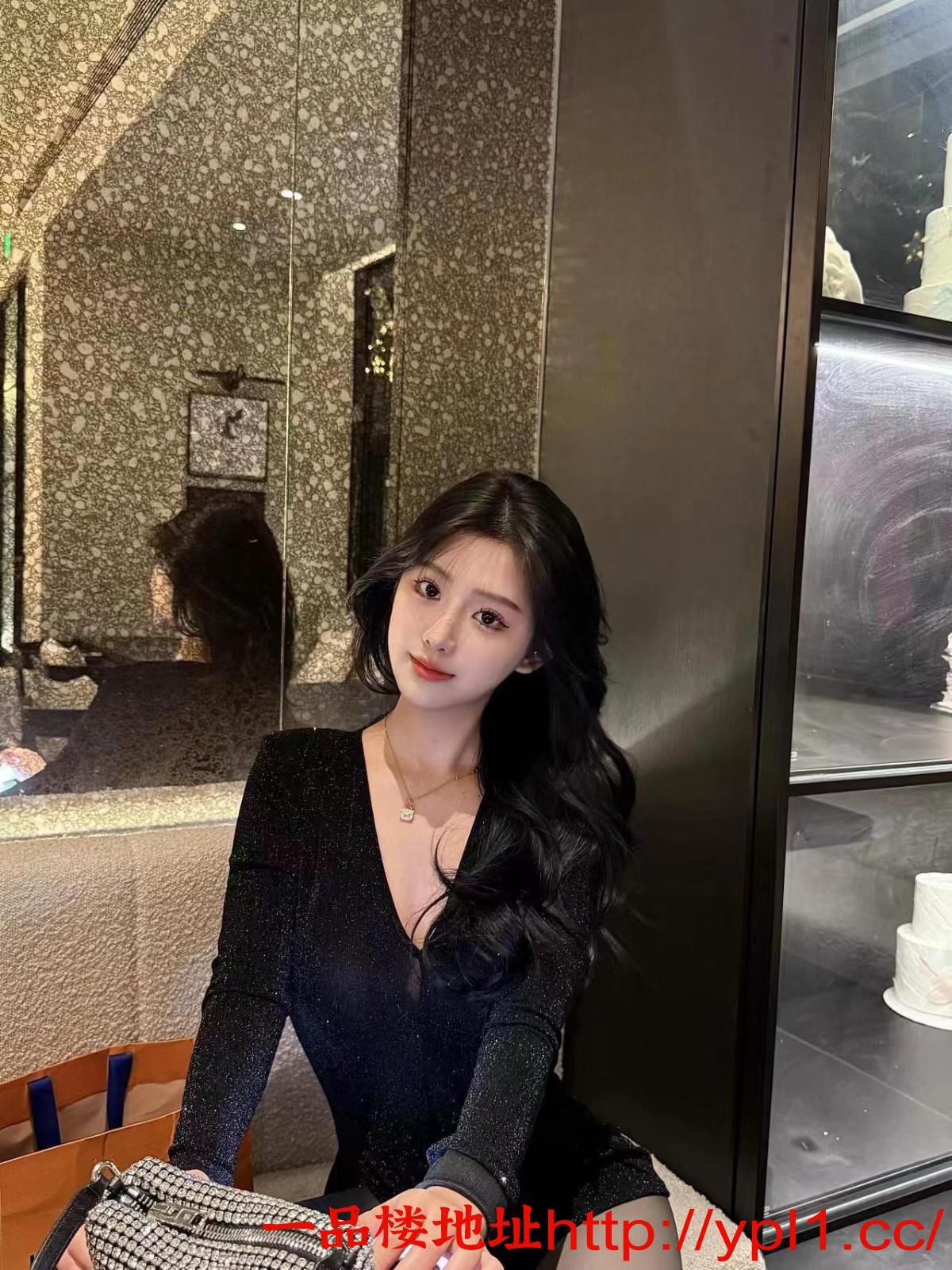 01年开花店的老板娘 私下兼职下海 态度好配合度高