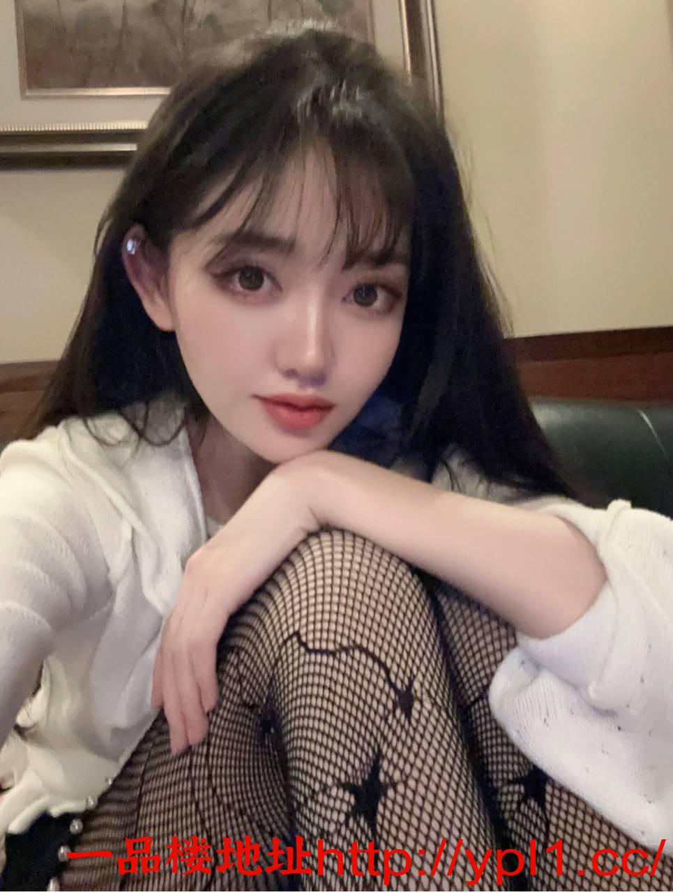 -极品纯欲骚妹子前凸后翘