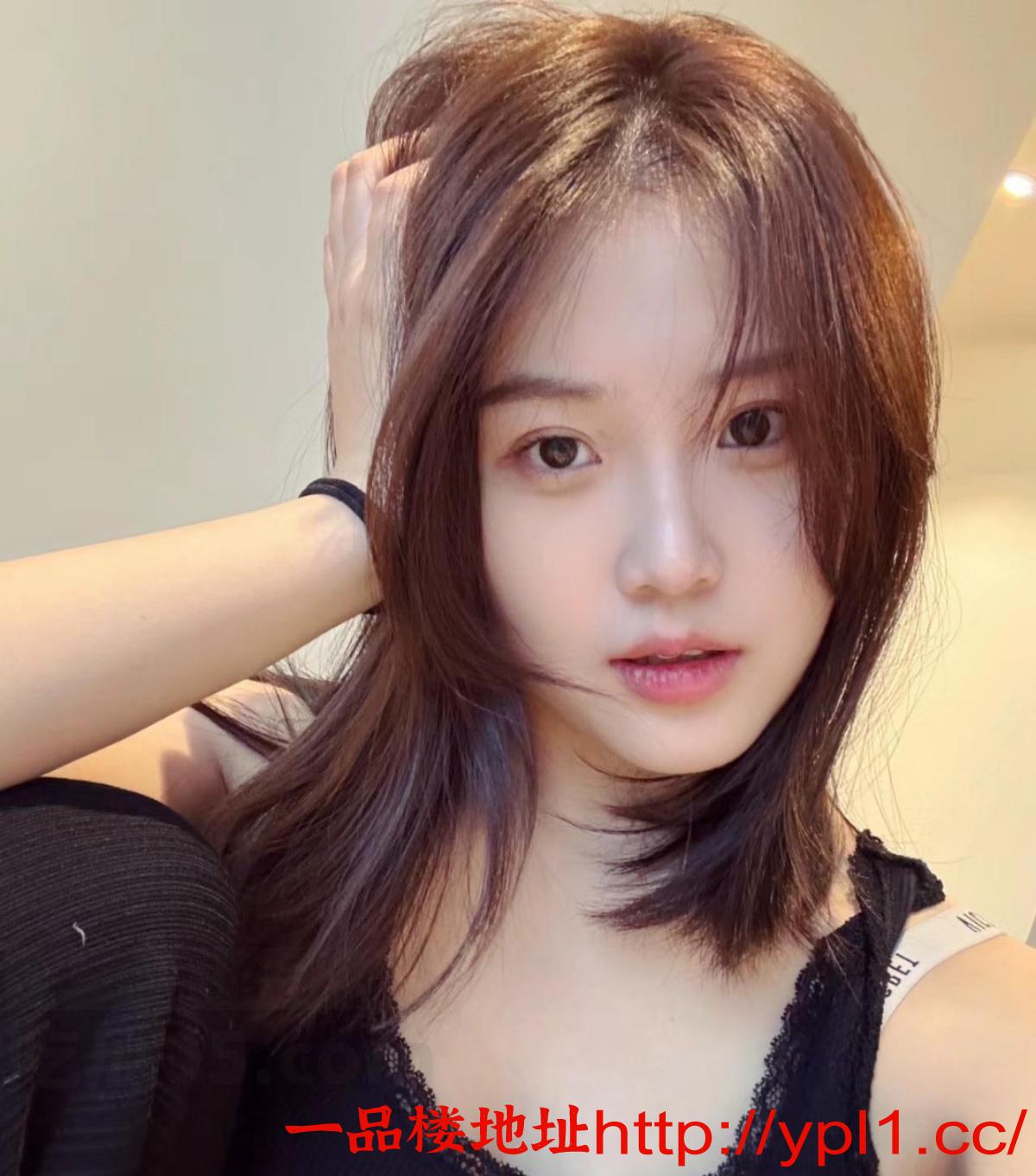 区清纯高颜值性感御姐00后