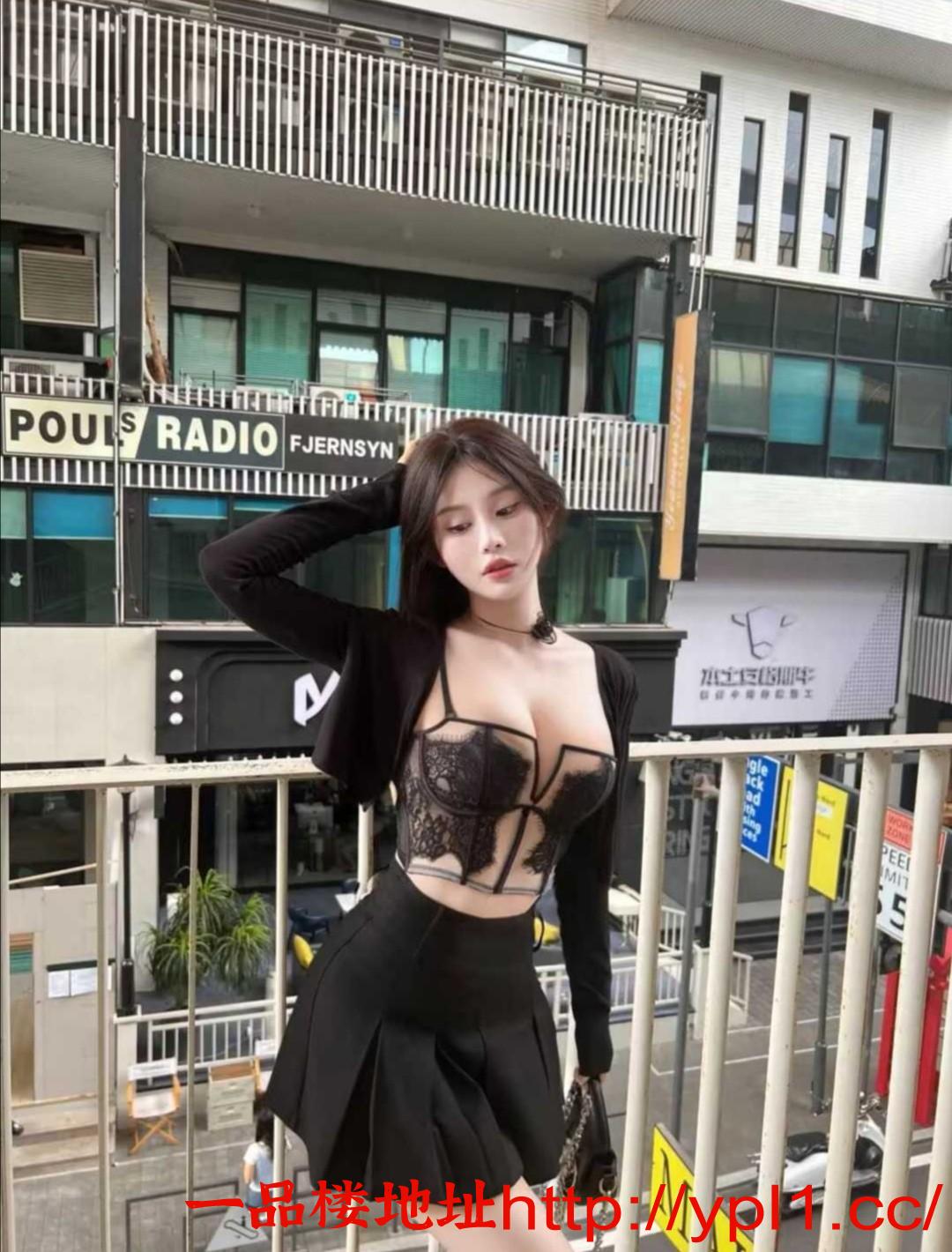 爽到一枚骚妹子口活超厉害