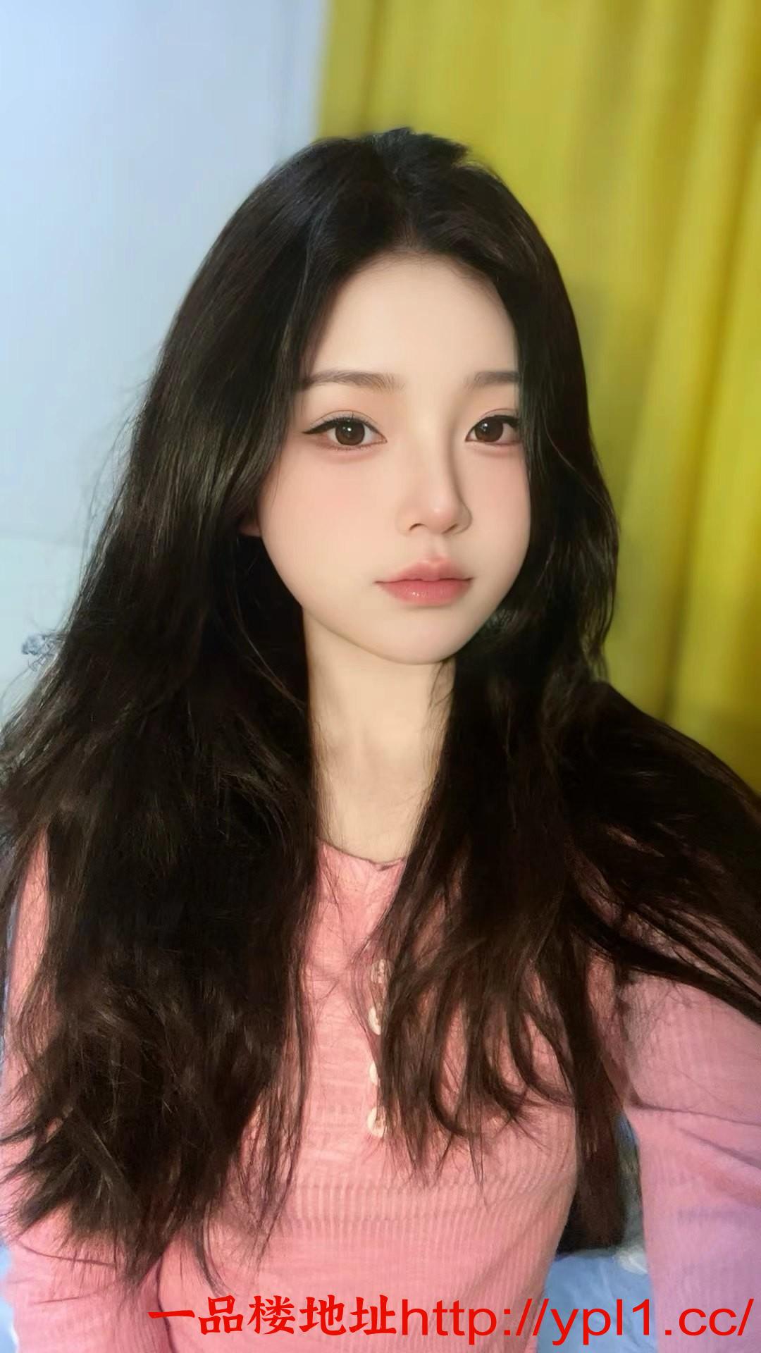 大胸成熟乖巧御姐