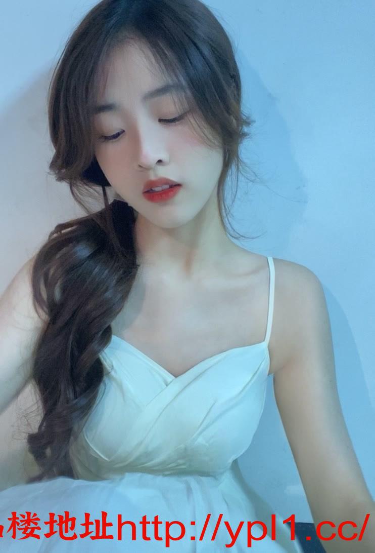 广东性感白丝吊带欲女