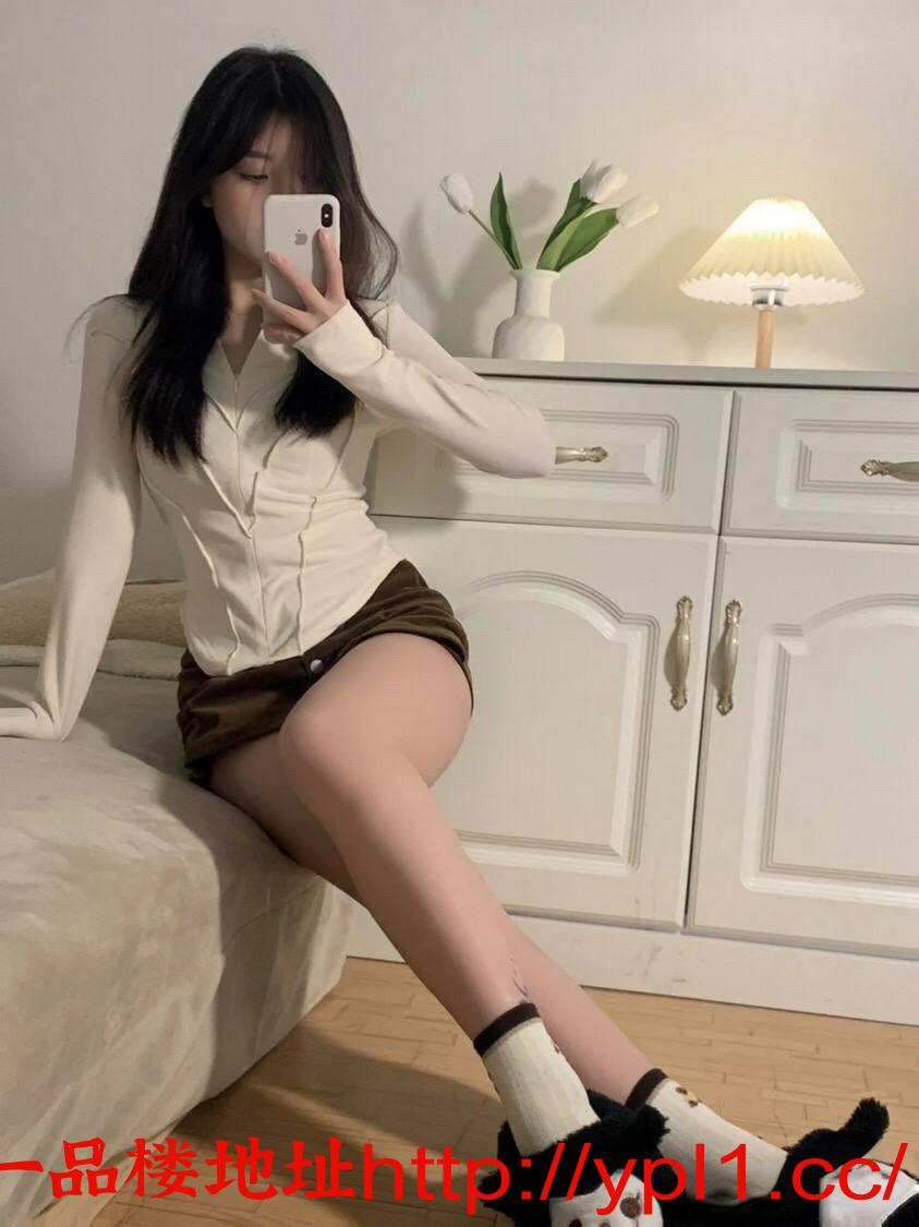 ，性感身材奶大屁股，小姐姐