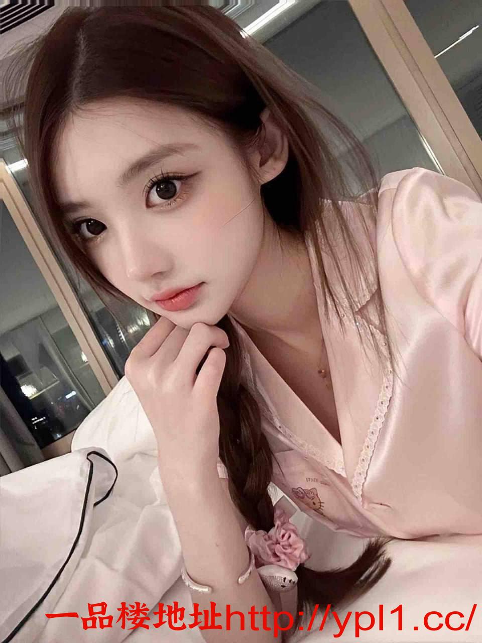 乖巧听话非常开朗的一个小妹妹